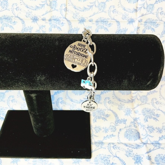 Silver RV Motorhome Fifth Wheel Travel Charm Bracelet Hand Crafted - Picture 4 of 5